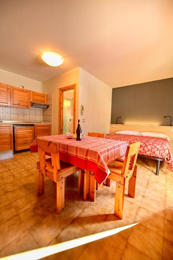 Residence Raethia Tra Bormio E Livigno Pradelle エクステリア 写真
