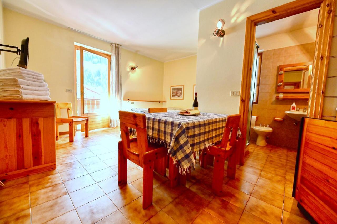 Residence Raethia Tra Bormio E Livigno Pradelle エクステリア 写真
